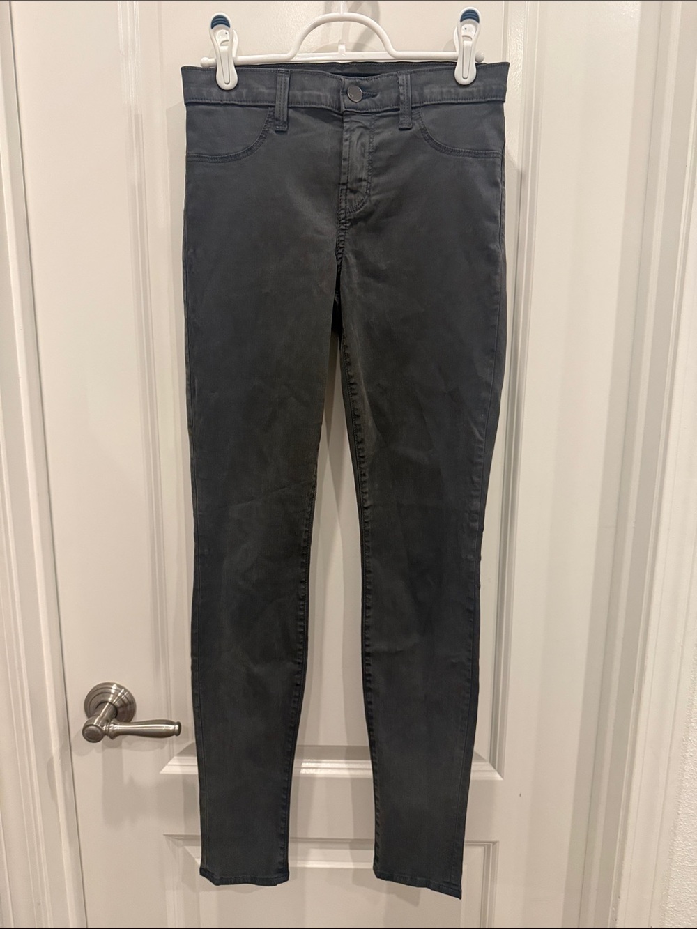 J Brand Skinny Jeans in Armour